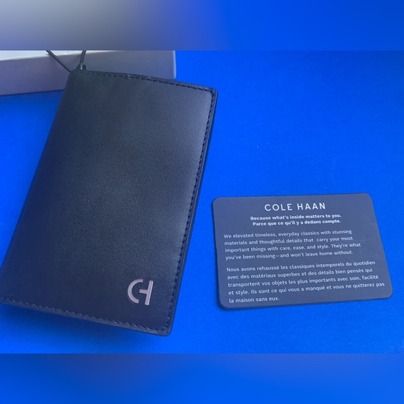 Cole Hann Men’s card holder in black leather - Picture 3 of 5